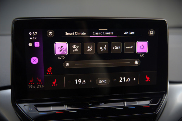 Volkswagen ID.4 First 77 kWh | Stoelverwarming | Stuurverwarming | Trekhaak | Warmtepomp | Adaptive Cruise Control | Navigatie | Apple Carplay | Keyless | Camera | Parkersensoren |