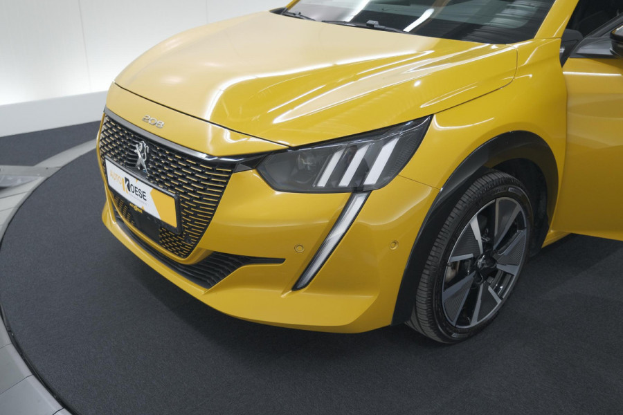 Peugeot e-208 EV GT Pack 50 kWh | Adaptieve Cruise Control | Camera | Alcantara Bekleding | Dodehoekdetectie