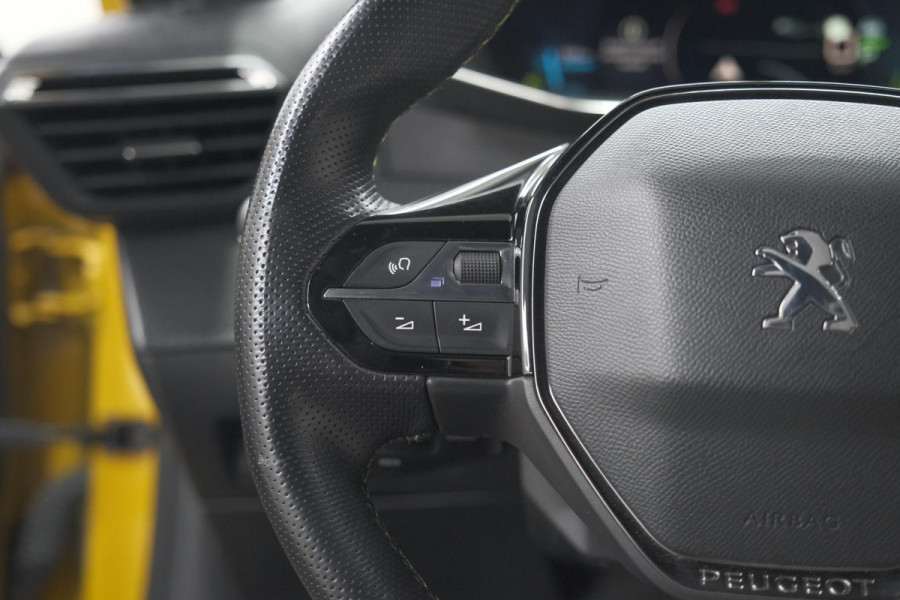 Peugeot e-208 EV GT Pack 50 kWh | Adaptieve Cruise Control | Camera | Alcantara Bekleding | Dodehoekdetectie