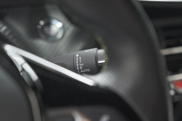 Peugeot e-208 EV GT Pack 50 kWh | Adaptieve Cruise Control | Camera | Alcantara Bekleding | Dodehoekdetectie