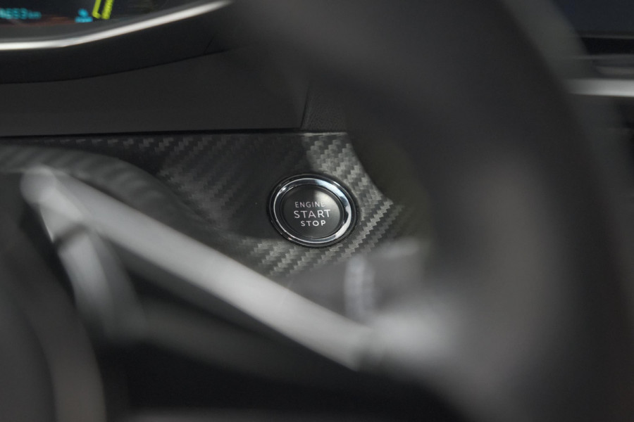 Peugeot e-208 EV GT Pack 50 kWh | Adaptieve Cruise Control | Camera | Alcantara Bekleding | Dodehoekdetectie