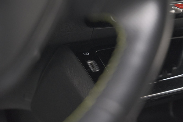 Peugeot e-208 EV GT Pack 50 kWh | Adaptieve Cruise Control | Camera | Alcantara Bekleding | Dodehoekdetectie