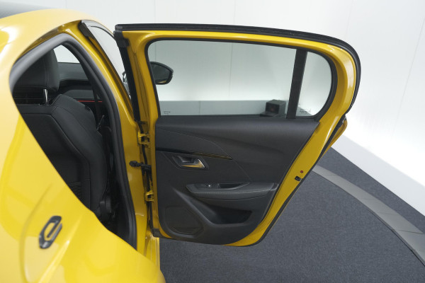Peugeot e-208 EV GT Pack 50 kWh | Adaptieve Cruise Control | Camera | Alcantara Bekleding | Dodehoekdetectie