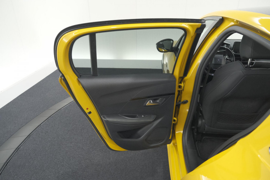 Peugeot e-208 EV GT Pack 50 kWh | Adaptieve Cruise Control | Camera | Alcantara Bekleding | Dodehoekdetectie