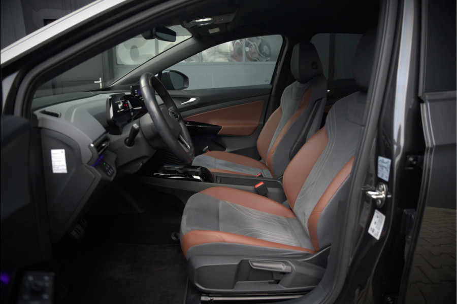 Volkswagen ID.4 First 77 kWh | Stoelverwarming | Stuurverwarming | Trekhaak | Warmtepomp | Adaptive Cruise Control | Navigatie | Apple Carplay | Keyless | Camera | Parkersensoren |