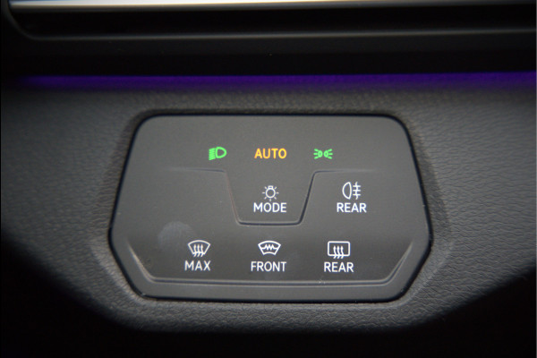 Volkswagen ID.4 First 77 kWh | Stoelverwarming | Stuurverwarming | Trekhaak | Warmtepomp | Adaptive Cruise Control | Navigatie | Apple Carplay | Keyless | Camera | Parkersensoren |