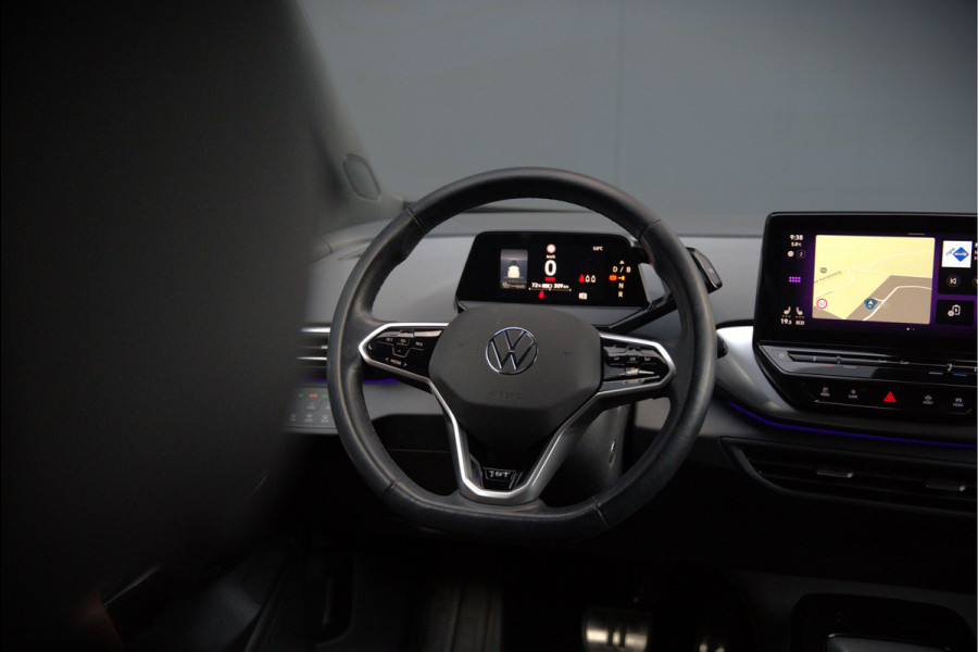Volkswagen ID.4 First 77 kWh | Stoelverwarming | Stuurverwarming | Trekhaak | Warmtepomp | Adaptive Cruise Control | Navigatie | Apple Carplay | Keyless | Camera | Parkersensoren |