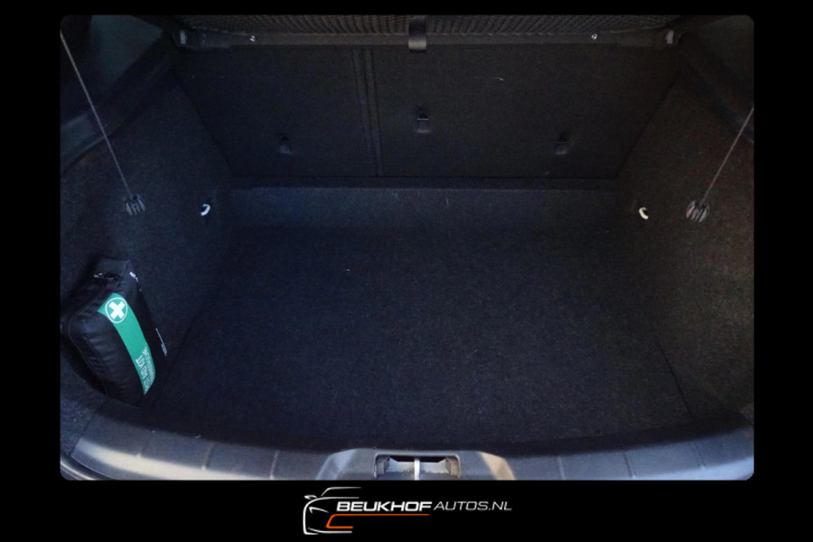 Volvo V40 2.0 D3 R-design Business Sport Leer Led Navi Pdc