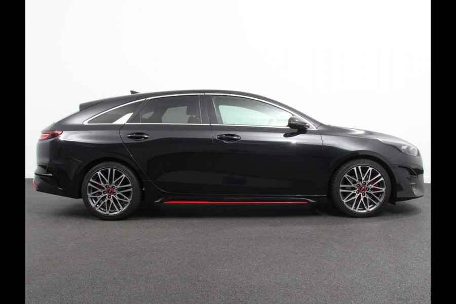 Kia ProCeed 1.6 T-GDi 204pk Automaat GT | Navigatie | Apple Carplay/Android Auto | Parkeersensoren | Camera | Adaptive Cruise Control | Stoel- en stuurverwarming | Elektrische achterklep | Keyless Entry/Start | Ledverlichting | Virtual Cockpit