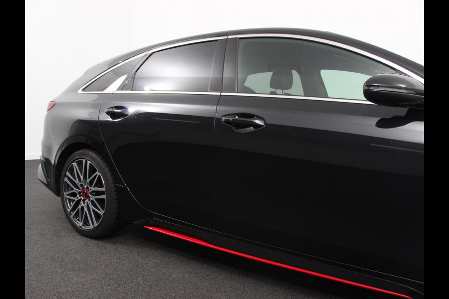 Kia ProCeed 1.6 T-GDi 204pk Automaat GT | Navigatie | Apple Carplay/Android Auto | Parkeersensoren | Camera | Adaptive Cruise Control | Stoel- en stuurverwarming | Elektrische achterklep | Keyless Entry/Start | Ledverlichting | Virtual Cockpit