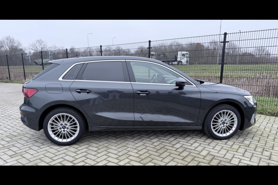 Audi A3 Sportback 30 TFSI Advanced edition | Sport Stoelen | Carplay | PDC | 1e Eigenaar