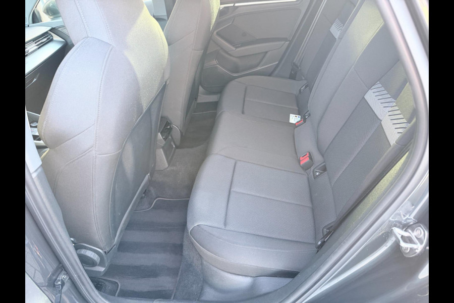 Audi A3 Sportback 30 TFSI Advanced edition | Sport Stoelen | Carplay | PDC | 1e Eigenaar