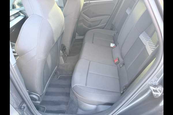 Audi A3 Sportback 30 TFSI Advanced edition | Sport Stoelen | Carplay | PDC | 1e Eigenaar