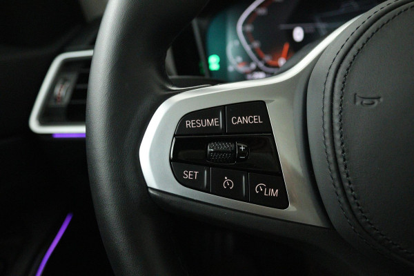 BMW 3-serie 320i High Executive Edition Automaat (PANORAMADAK, CAMERA, STOELVERWARMING, SPORTSTOELEN, DEALER ONDERHOUDEN, LEDER)