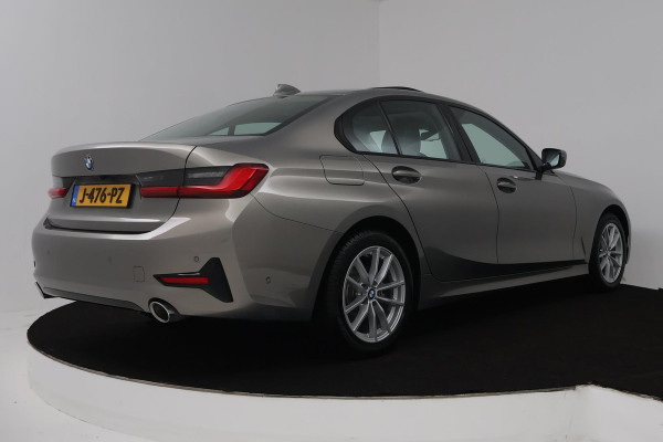 BMW 3-serie 320i High Executive Edition Automaat (PANORAMADAK, CAMERA, STOELVERWARMING, SPORTSTOELEN, DEALER ONDERHOUDEN, LEDER)
