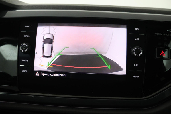 Volkswagen Polo 1.0 TSI Highline R-line (PANORAMADAK, CAMERA, VIRTUAL COCKPIT, NAVIGATIE, LED, CLIMA, PARKEERSENSOREN)