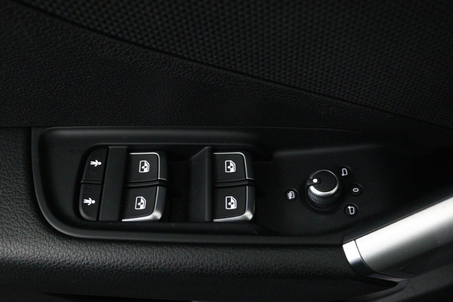 Audi Q2 30 TFSI Advanced edition (PANORAMADAK, CARPLAY, VIRTUAL COCKPIT, STOELVERWARMING, GROOT NAVI, CAMERA, 1e EIGENAAR)