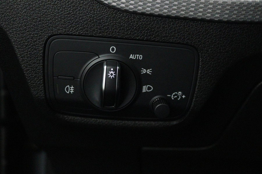 Audi Q2 30 TFSI Advanced edition (PANORAMADAK, CARPLAY, VIRTUAL COCKPIT, STOELVERWARMING, GROOT NAVI, CAMERA, 1e EIGENAAR)