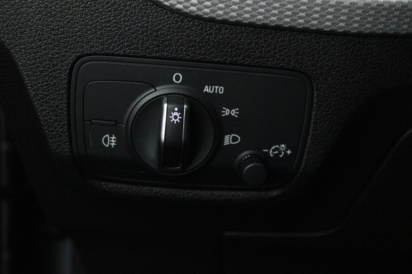 Audi Q2 30 TFSI Advanced edition (PANORAMADAK, CARPLAY, VIRTUAL COCKPIT, STOELVERWARMING, GROOT NAVI, CAMERA, 1e EIGENAAR)