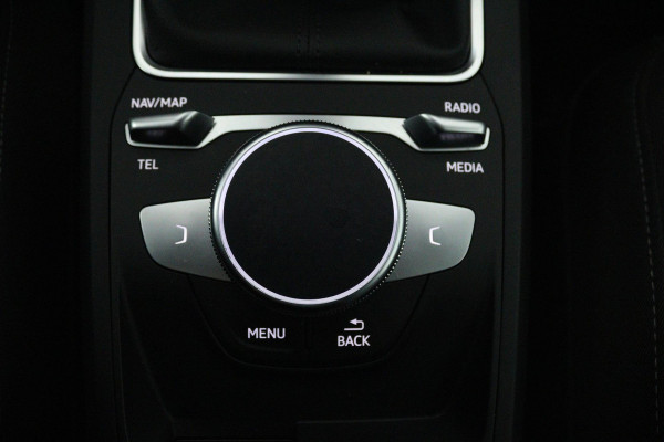 Audi Q2 30 TFSI Advanced edition (PANORAMADAK, CARPLAY, VIRTUAL COCKPIT, STOELVERWARMING, GROOT NAVI, CAMERA, 1e EIGENAAR)
