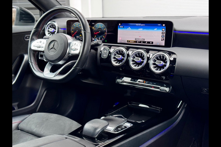 Mercedes-Benz A-Klasse 180 Business Solution AMG Sfeer/Camera