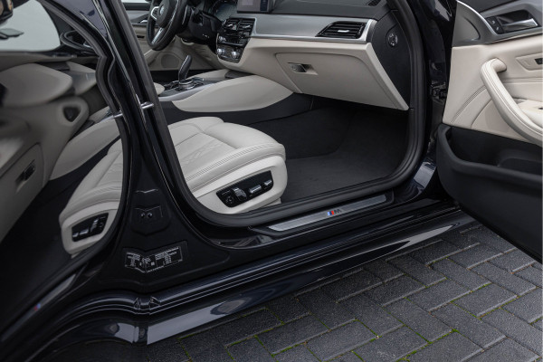 BMW 5 Serie Touring 530e xDrive Business Edition Plus Pano Comfortstoelen M-pakket