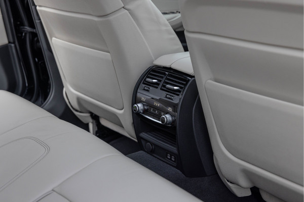 BMW 5 Serie Touring 530e xDrive Business Edition Plus Pano Comfortstoelen M-pakket
