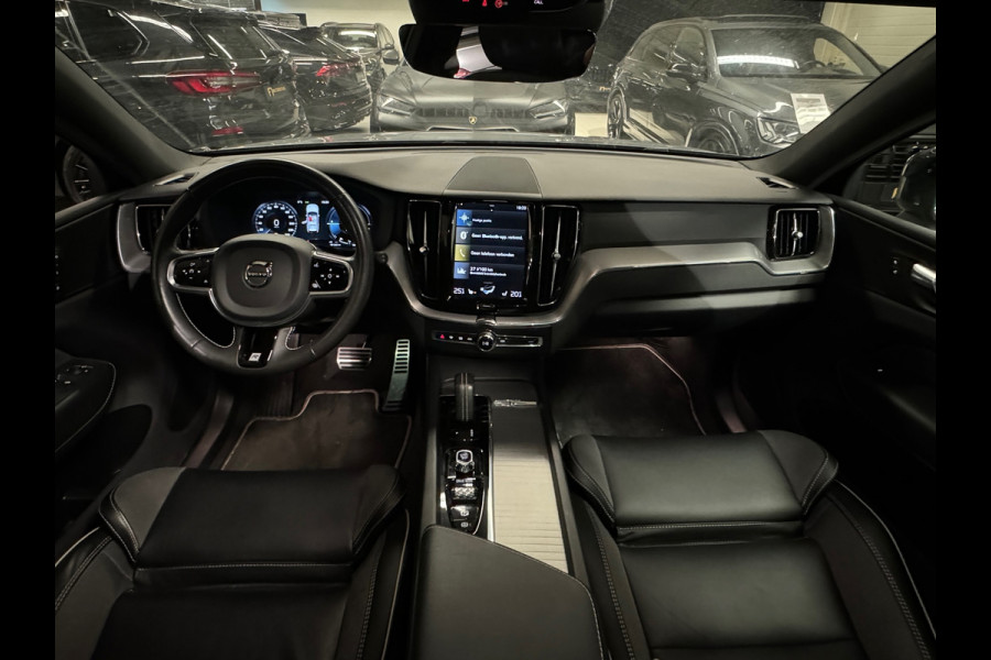 Volvo XC60 2.0 T8 Twin Engine AWD R Design Pano|Memory|Leer