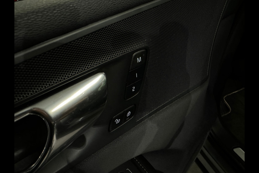 Volvo XC60 2.0 T8 Twin Engine AWD R Design Pano|Memory|Leer