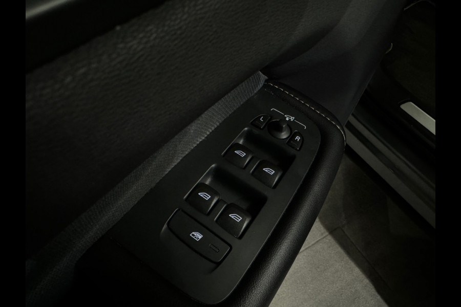 Volvo XC60 2.0 T8 Twin Engine AWD R Design Pano|Memory|Leer