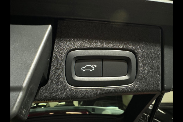 Volvo XC60 2.0 T8 Twin Engine AWD R Design Pano|Memory|Leer