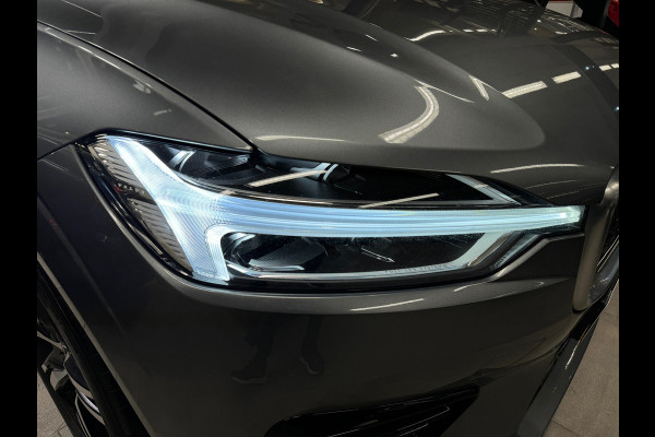 Volvo XC60 2.0 T8 Twin Engine AWD R Design Pano|Memory|Leer