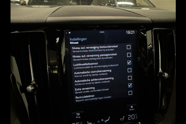 Volvo XC60 2.0 T8 Twin Engine AWD R Design Pano|Memory|Leer