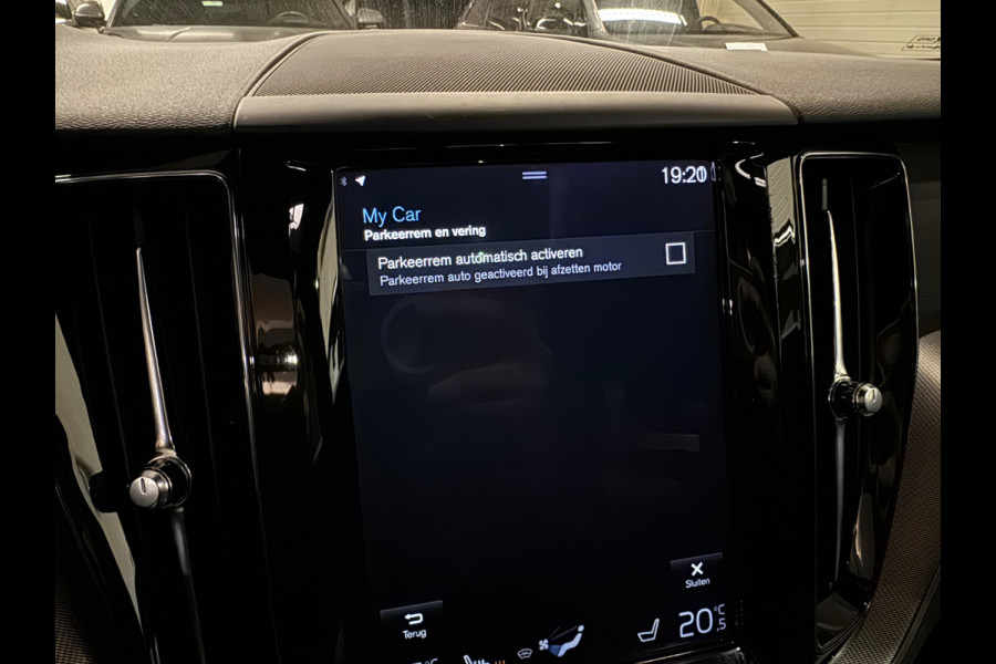 Volvo XC60 2.0 T8 Twin Engine AWD R Design Pano|Memory|Leer