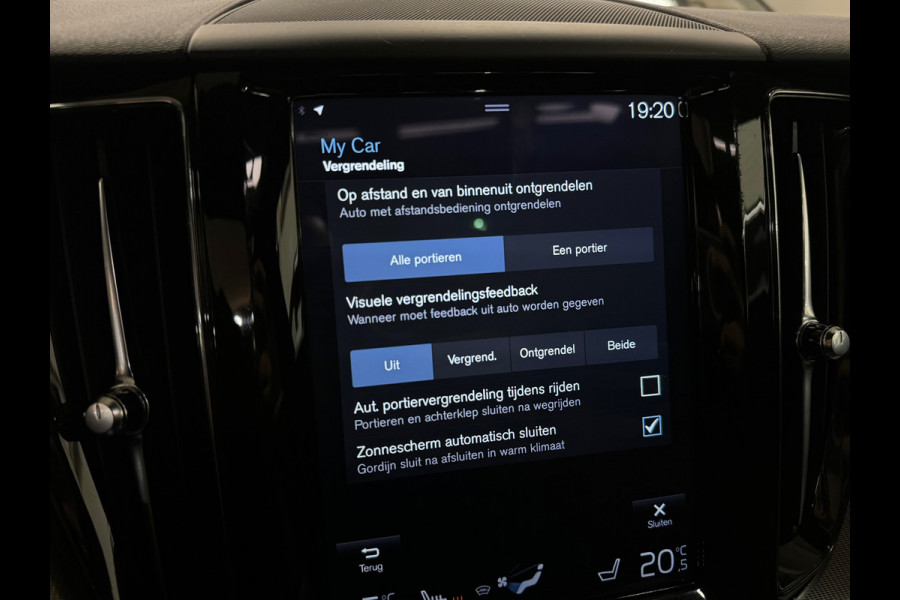 Volvo XC60 2.0 T8 Twin Engine AWD R Design Pano|Memory|Leer