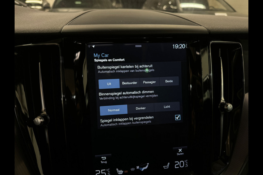 Volvo XC60 2.0 T8 Twin Engine AWD R Design Pano|Memory|Leer