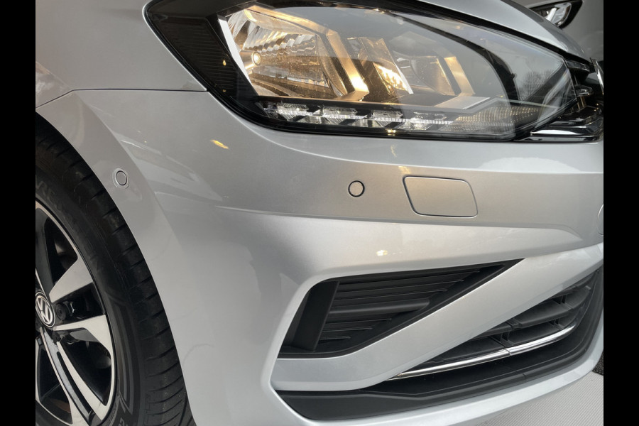 Volkswagen Golf Sportsvan 1.5 TSI ACT Comfortline Airco - Cruise control - Navigatiesysteem - Parkeersensoren voor en achter - Trekhaak - Voorstoelen verwarmd - Licht metalen velgen 16 inch - Radio - Start/stop systeem - Stuur leder - Stuur