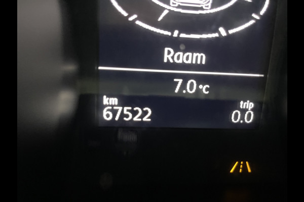 Volkswagen Golf Sportsvan 1.5 TSI ACT Comfortline Airco - Cruise control - Navigatiesysteem - Parkeersensoren voor en achter - Trekhaak - Voorstoelen verwarmd - Licht metalen velgen 16 inch - Radio - Start/stop systeem - Stuur leder - Stuur