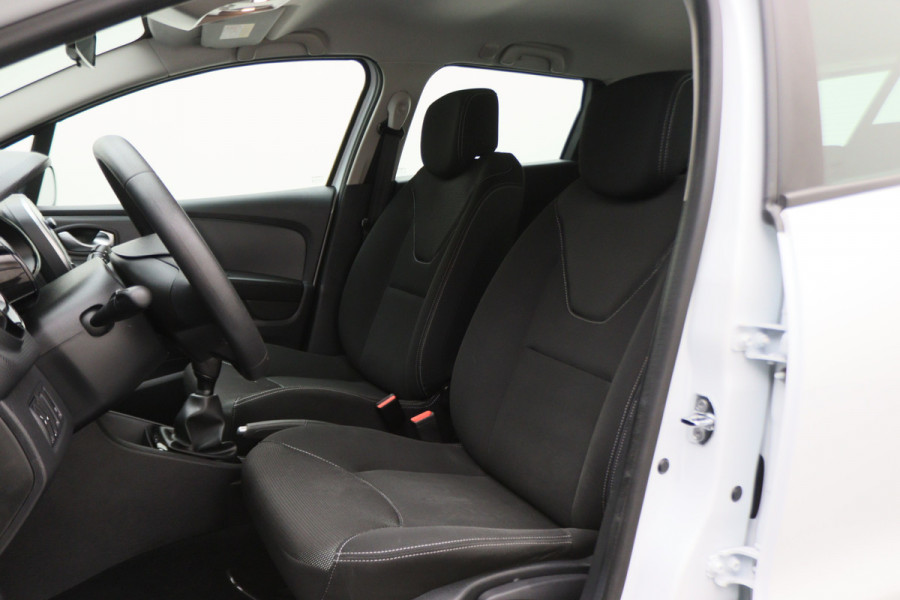 Renault Clio Estate 0.9 TCe Zen Airco, Cruise, Apple Carplay, BASS Sound, Navigatie, Bluetooth, DAB