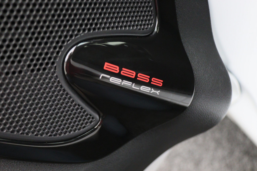 Renault Clio Estate 0.9 TCe Zen Airco, Cruise, Apple Carplay, BASS Sound, Navigatie, Bluetooth, DAB