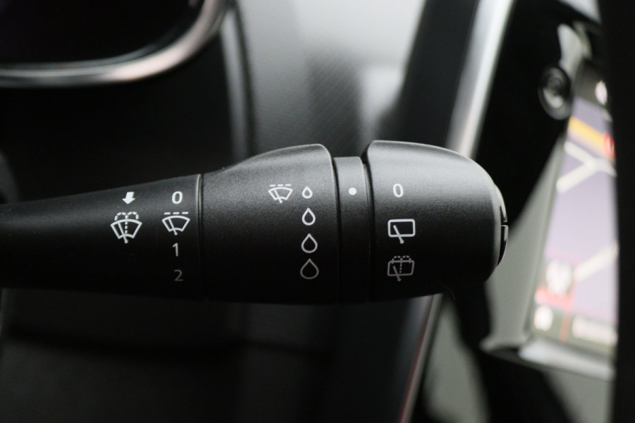 Renault Clio Estate 0.9 TCe Zen Airco, Cruise, Apple Carplay, BASS Sound, Navigatie, Bluetooth, DAB