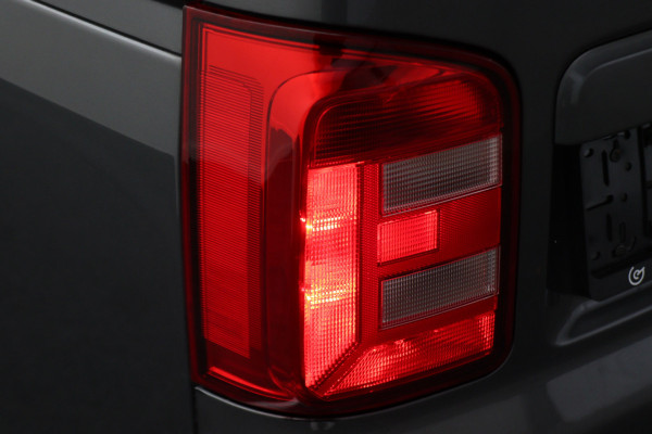Volkswagen Transporter 2.0 TDI DSG 150 PK L2H1 2x Schuifdeur, Airco, Cruise, Camera, Apple Carplay, LED, Trekhaak, 16''