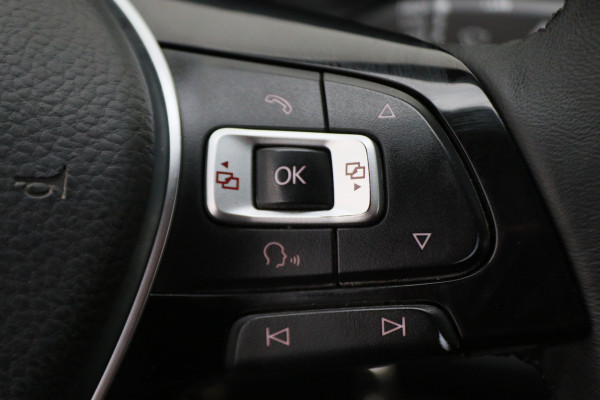 Volkswagen Transporter 2.0 TDI DSG 150 PK L2H1 2x Schuifdeur, Airco, Cruise, Camera, Apple Carplay, LED, Trekhaak, 16''