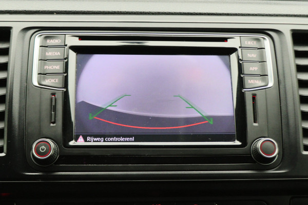 Volkswagen Transporter 2.0 TDI DSG 150 PK L2H1 2x Schuifdeur, Airco, Cruise, Camera, Apple Carplay, LED, Trekhaak, 16''
