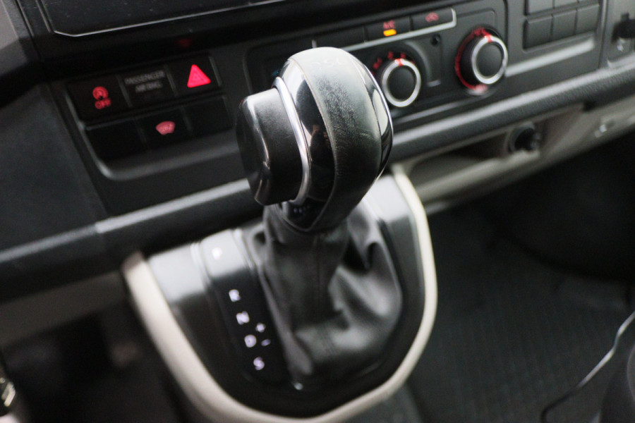 Volkswagen Transporter 2.0 TDI DSG 150 PK L2H1 2x Schuifdeur, Airco, Cruise, Camera, Apple Carplay, LED, Trekhaak, 16''