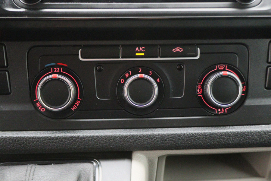 Volkswagen Transporter 2.0 TDI DSG 150 PK L2H1 2x Schuifdeur, Airco, Cruise, Camera, Apple Carplay, LED, Trekhaak, 16''