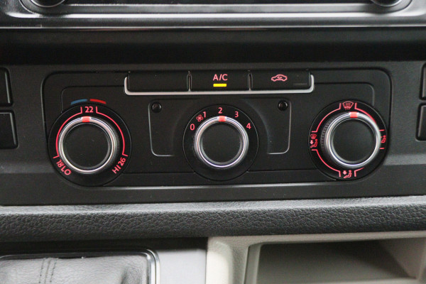 Volkswagen Transporter 2.0 TDI DSG 150 PK L2H1 2x Schuifdeur, Airco, Cruise, Camera, Apple Carplay, LED, Trekhaak, 16''