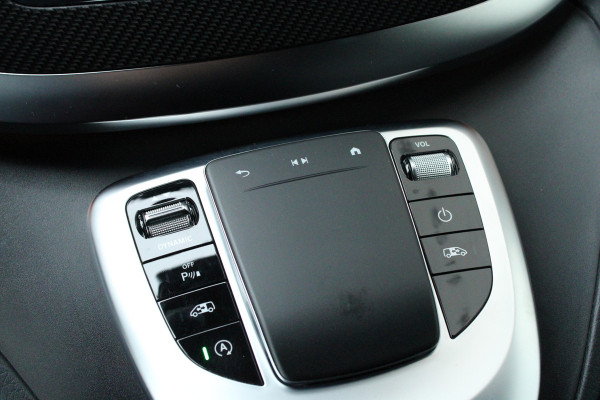 Mercedes-Benz V-Klasse 300d / XXL / DC / AMG / Luchtvering / 2x Elec Schuifd / Night Pakket / 360 Cam / Burmester / Vol Opties.
