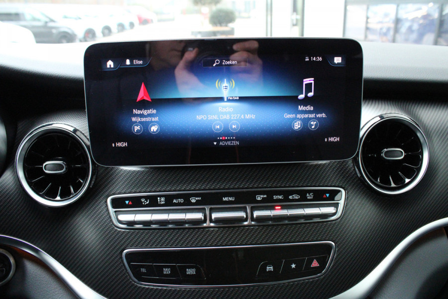 Mercedes-Benz V-Klasse 300d / XXL / DC / AMG / Luchtvering / 2x Elec Schuifd / Night Pakket / 360 Cam / Burmester / Vol Opties.