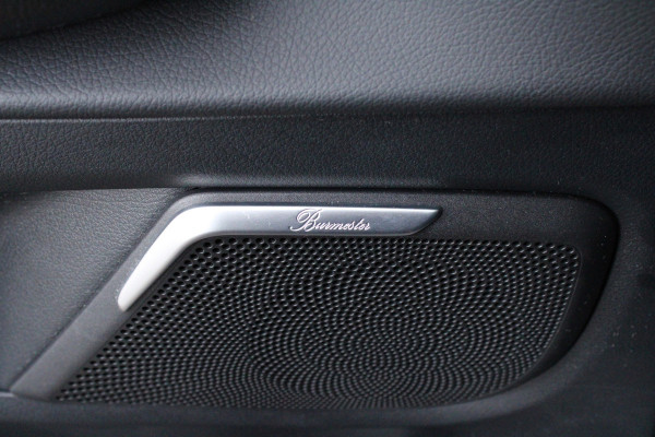 Mercedes-Benz V-Klasse 300d / XXL / DC / AMG / Luchtvering / 2x Elec Schuifd / Night Pakket / 360 Cam / Burmester / Vol Opties.